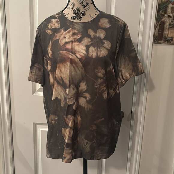 Aritzia Babaton Fraser Blouse Floral Satin - Picture 2 of 9